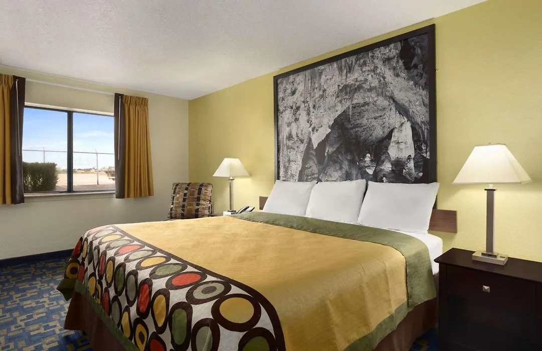 Super 8 By Wyndham Carlsbad-1