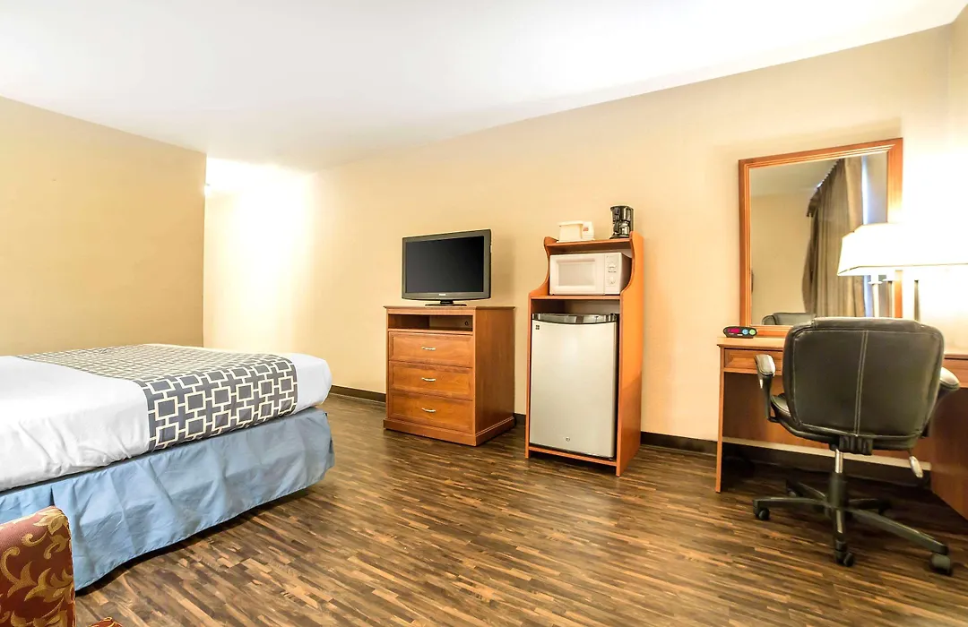 Econo Lodge Inn & Suites Sandy-1