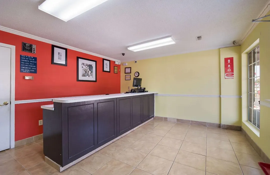 Econo Lodge Santee-1