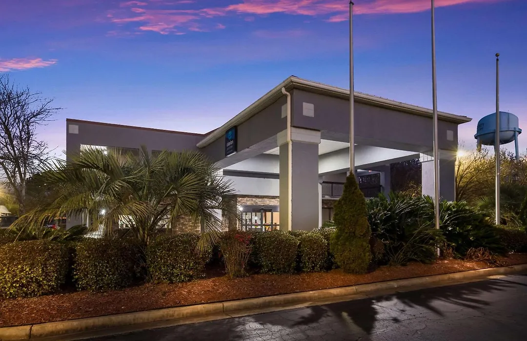 Clarion Pointe Forsyth I-75-1