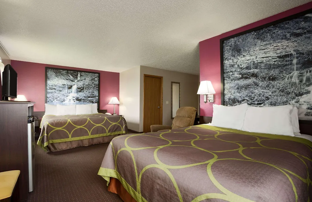 Super 8 By Wyndham Cameron-1