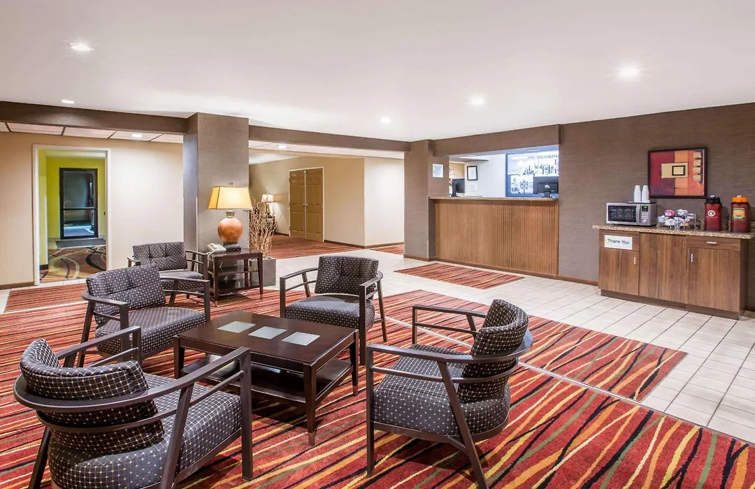 Super 8 By Wyndham Brookings-1