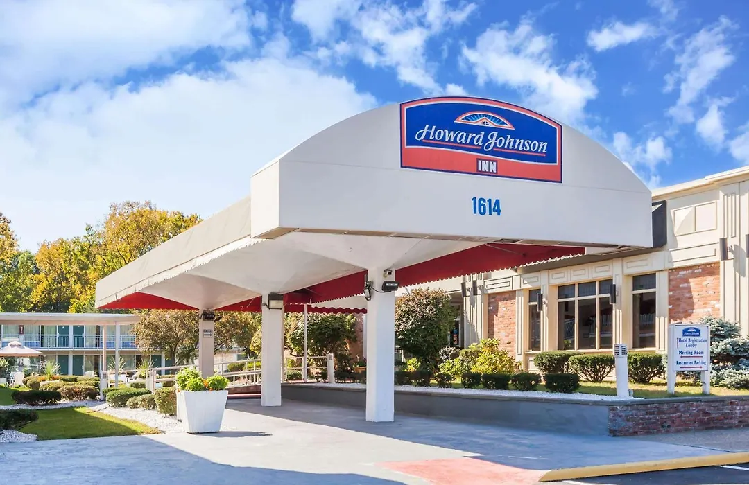 Howard Johnson By Wyndham Albany-1