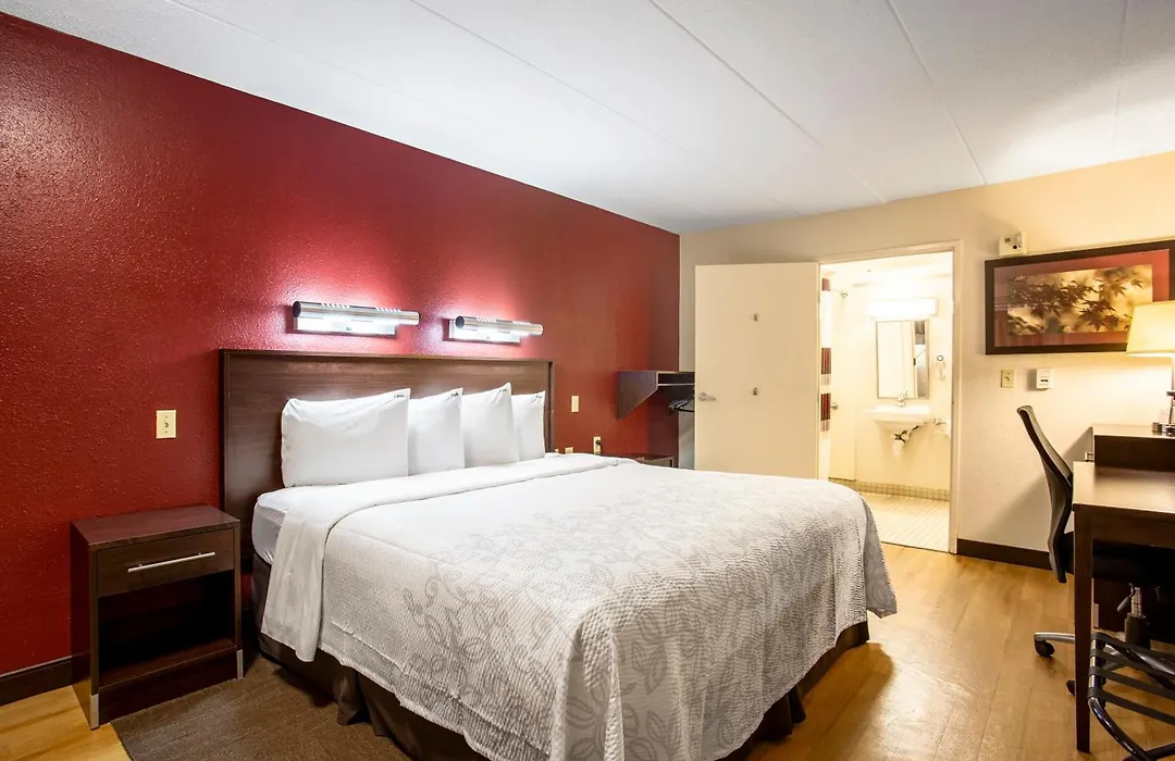 Red Roof Inn Plus+ Pittsburgh South - Airport-1