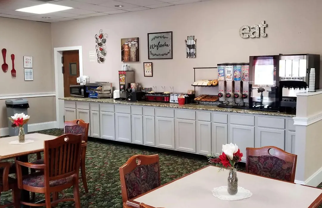 Ramada By Wyndham & Suites Warner Robins-1