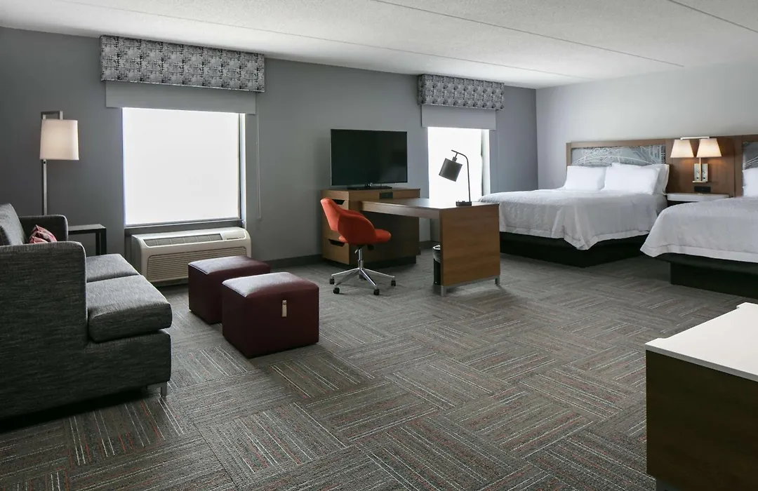 Hampton Inn Dubuque-1
