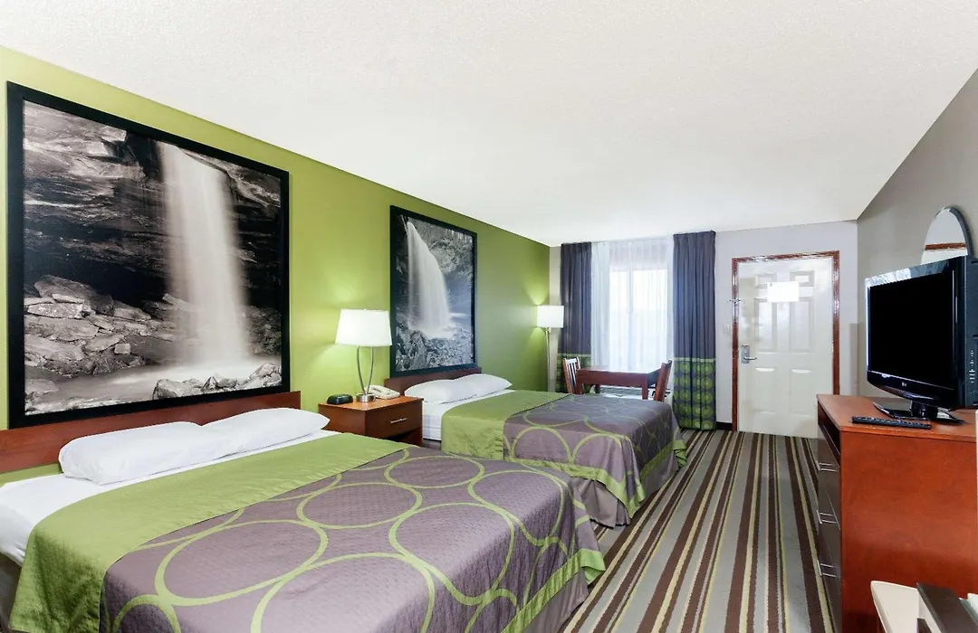 Super 8 By Wyndham Clarksville Northeast-1