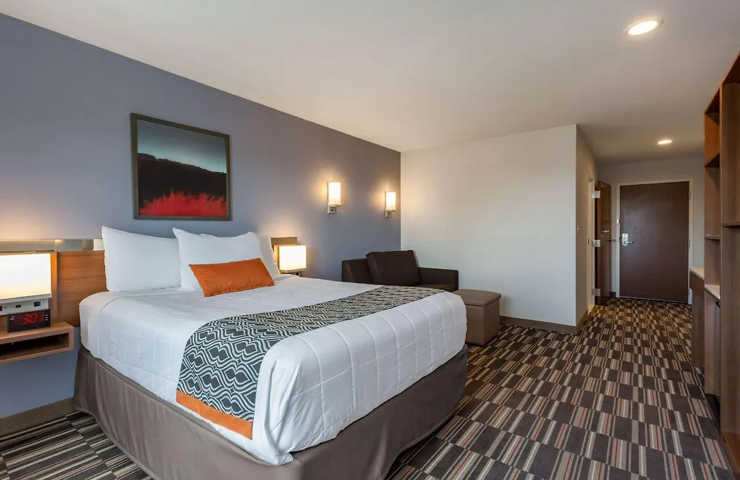 Microtel Inn & Suites By Wyndham Niagara Falls-1
