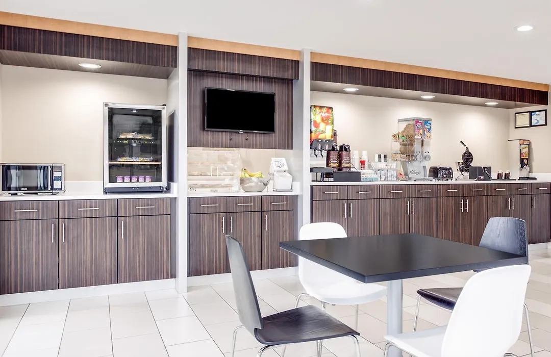 Super 8 By Wyndham Dalton-1