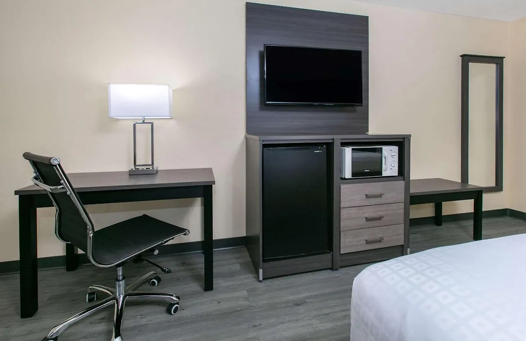 Days Inn By Wyndham Waco Near Downtown University-1