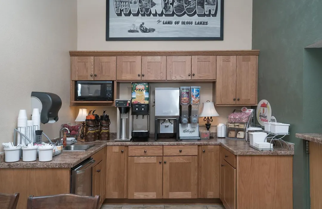 Super 8 By Wyndham Willmar-1
