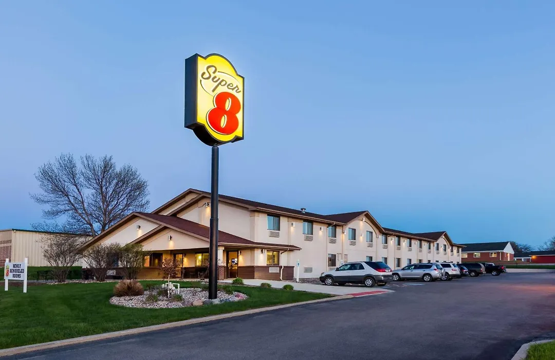 Super 8 By Wyndham Spirit Lake/Okoboji-1