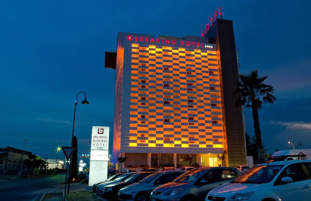 Breaking Business Hotel-1