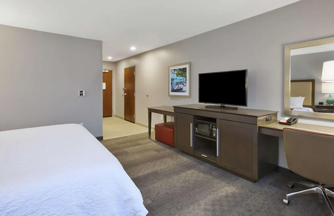 Hampton Inn By Hilton Detroit Dearborn, Mi-1