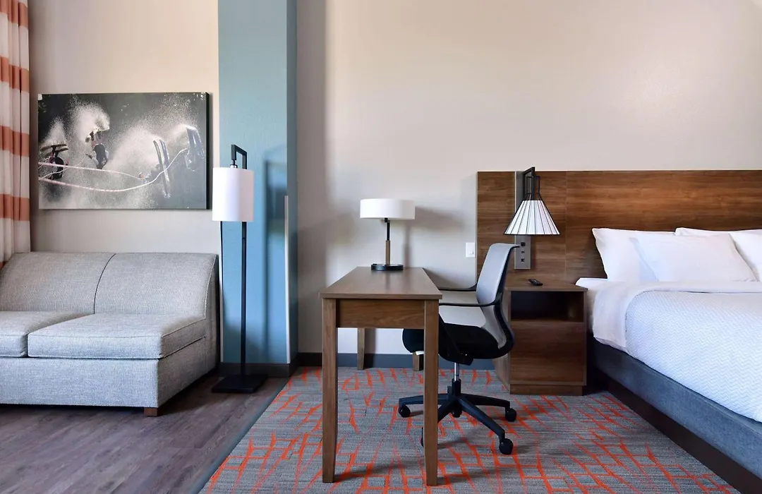 La Quinta Inn & Suites By Wyndham Wisconsin Dells- Lake Delton-1