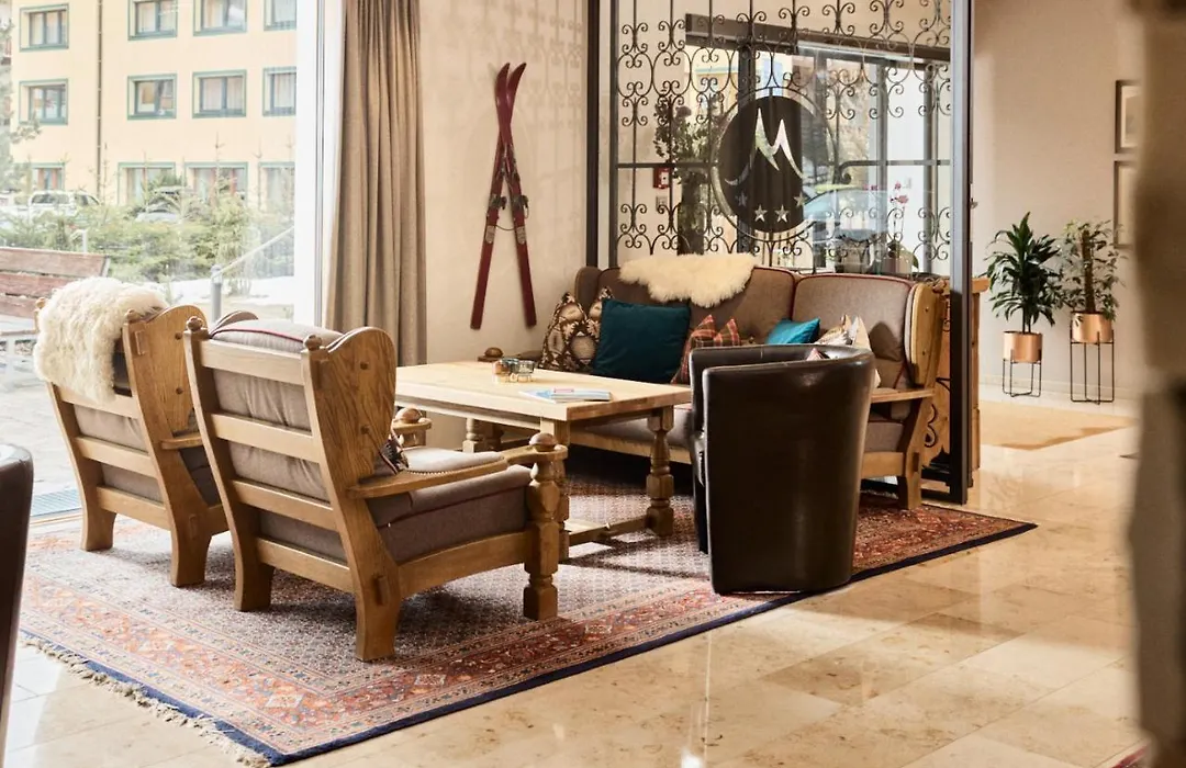 "Quality Hosts Arlberg Hotel Garni Moessmer"-1