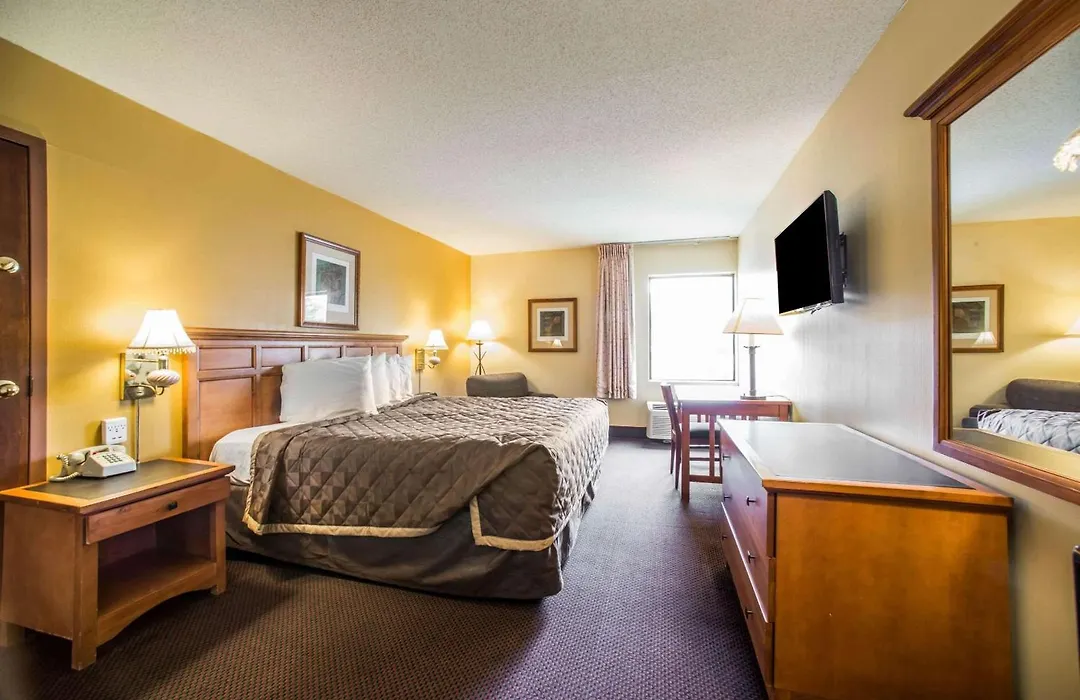 Econo Lodge Marion-1