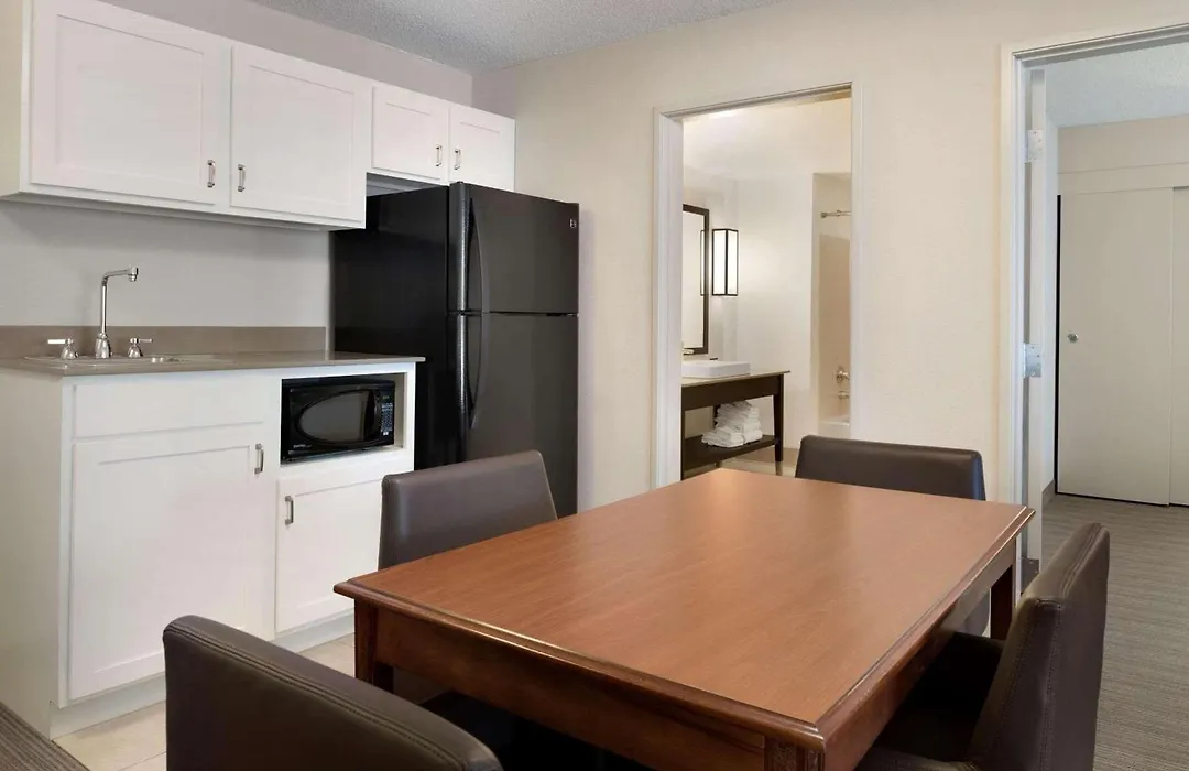 Country Inn & Suites By Radisson, Houghton, Mi-1