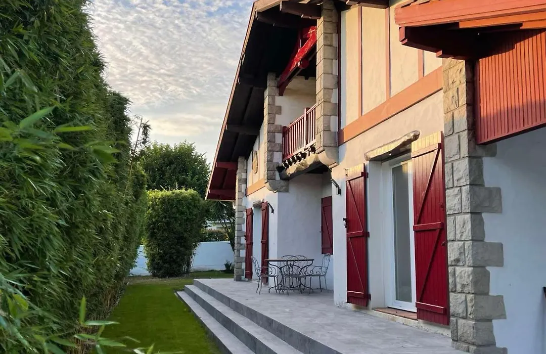 Bed&Breakfast L'Etape Basque-1