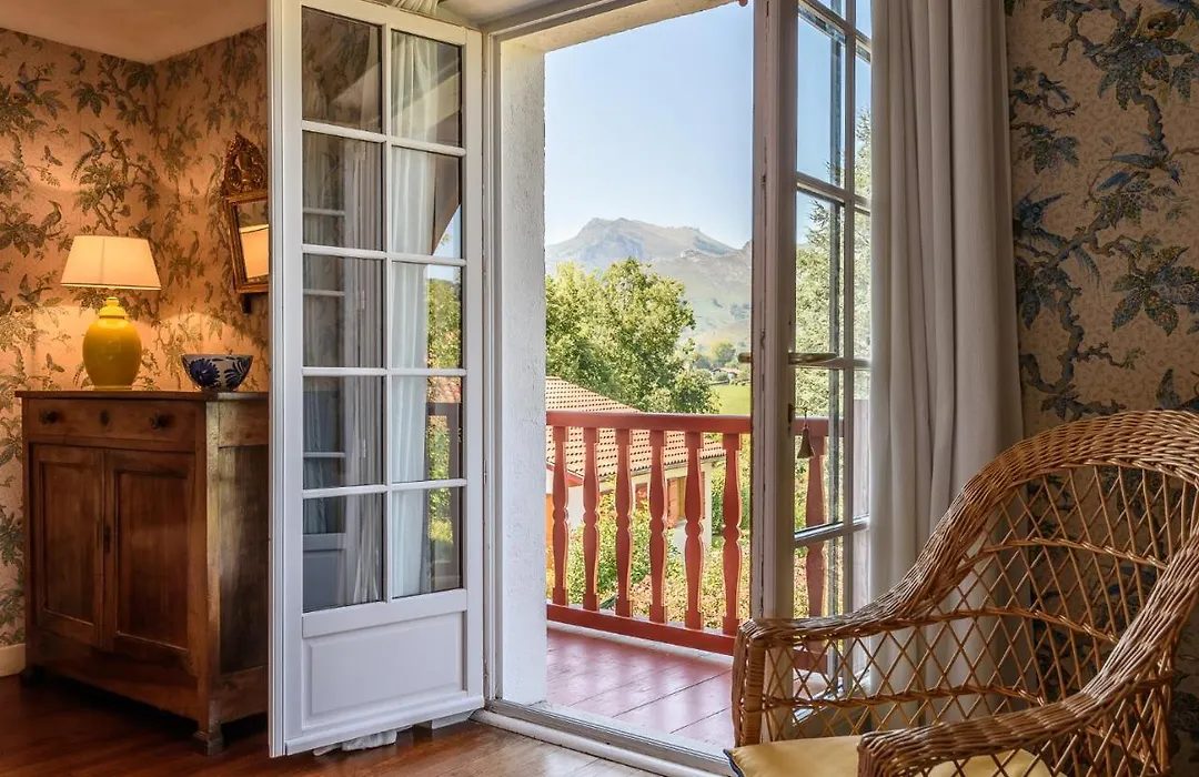 Maison Dominxenea-1