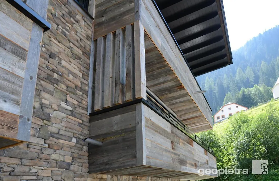 Mountain See Lodge-1
