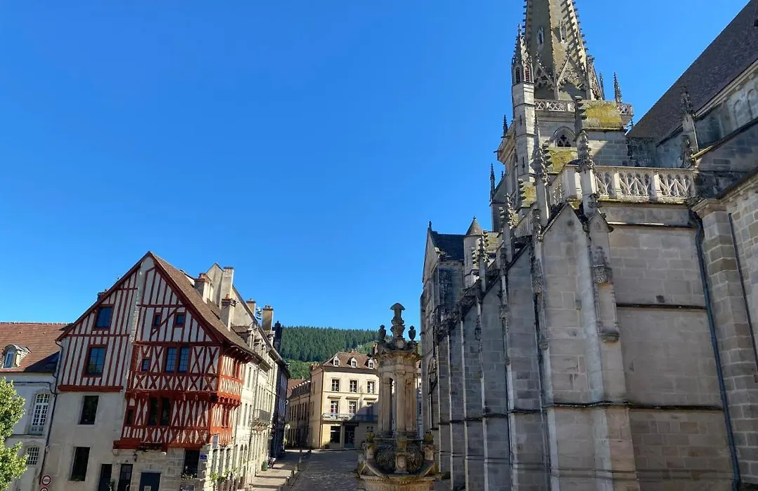 Suite avec Spa Quartier Cathédrale-1