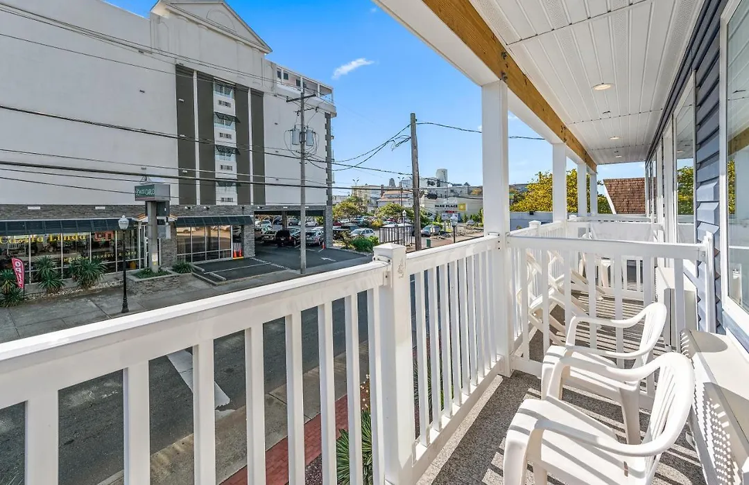 Beach Bum Inn-1