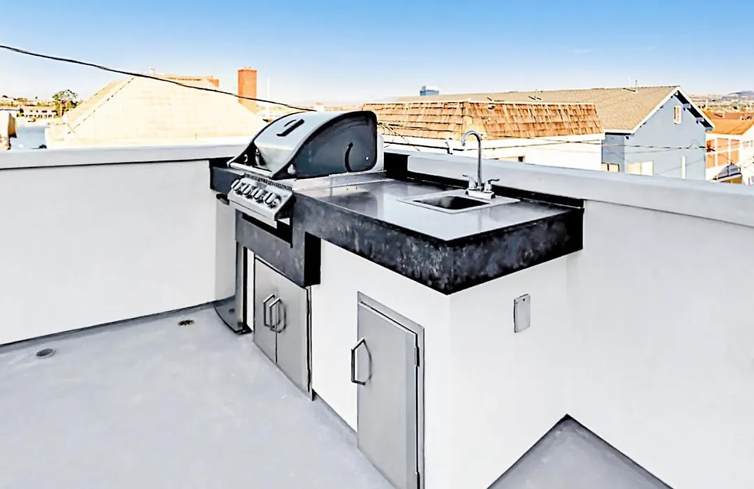 Luxe Balboa Peninsula Condo W Gourmet Kitchen And Epic Rooftop Deck-1