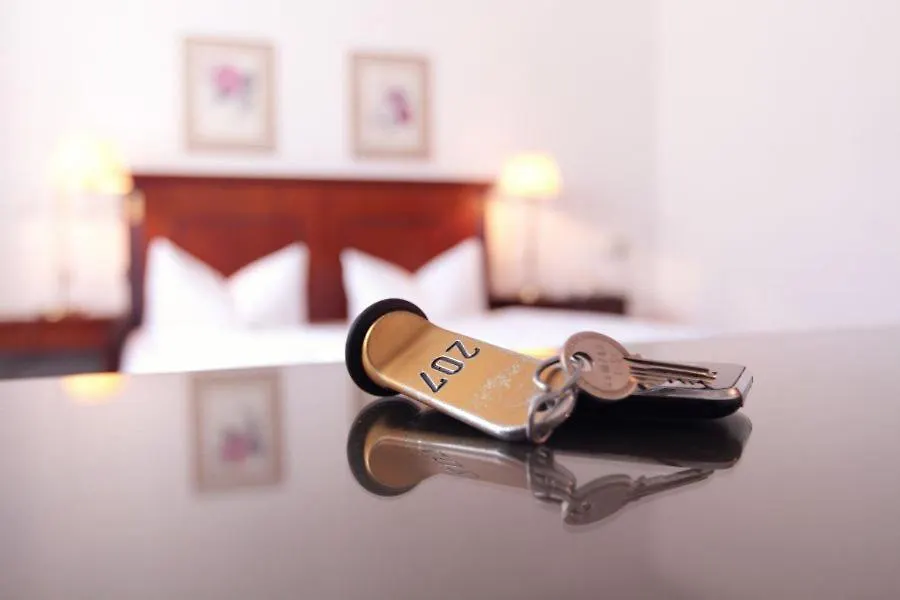 Der Fuerstenhof-1