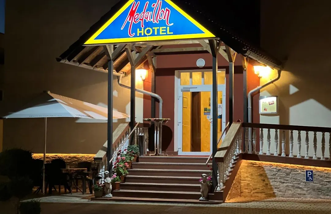 Hotel Medaillon-1