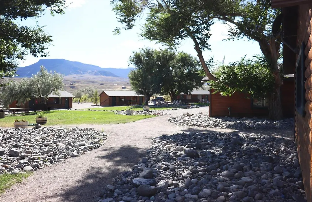 Yellowstone Valley Inn-1