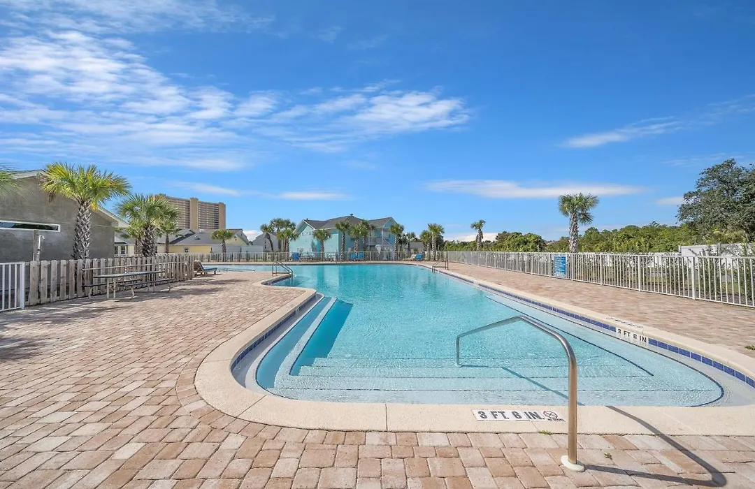 Travelodge By Wyndham Panama City Beach / Beachfront-1