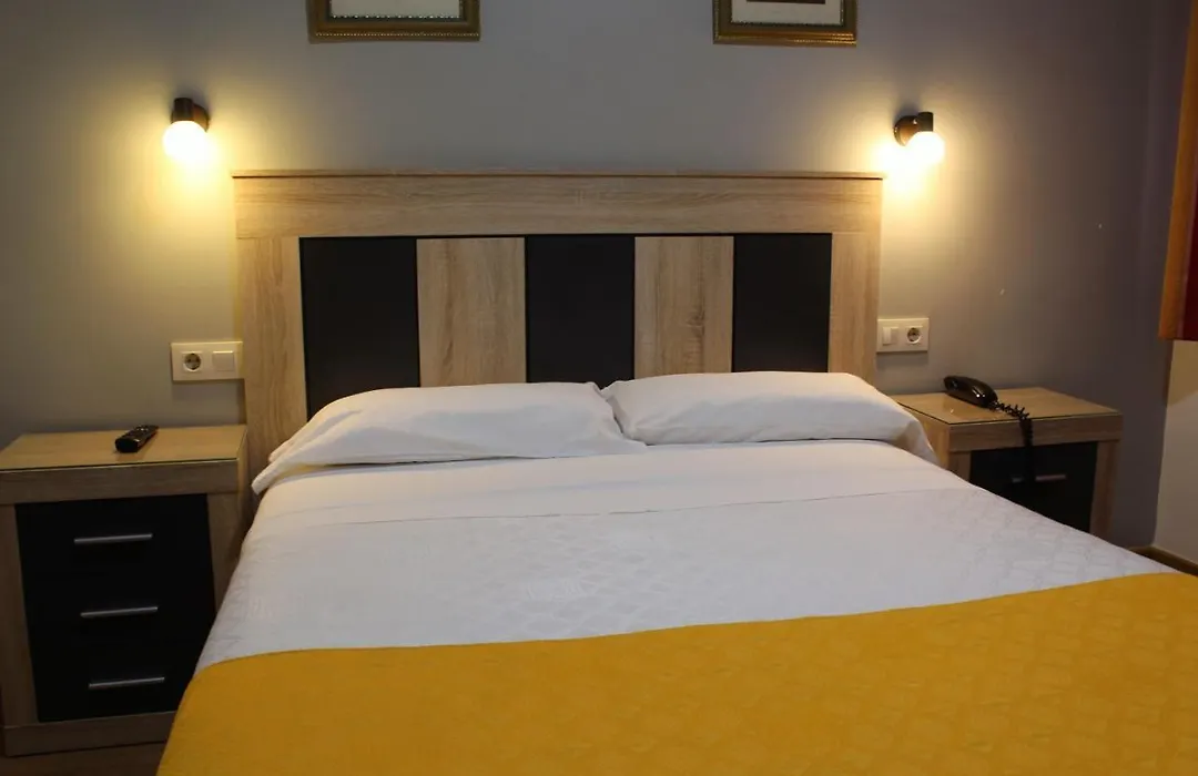Hostal Madrid-1