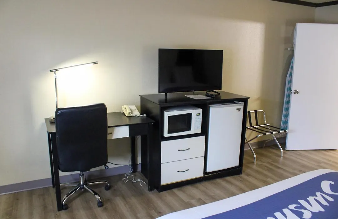 Days Inn By Wyndham Bend-1