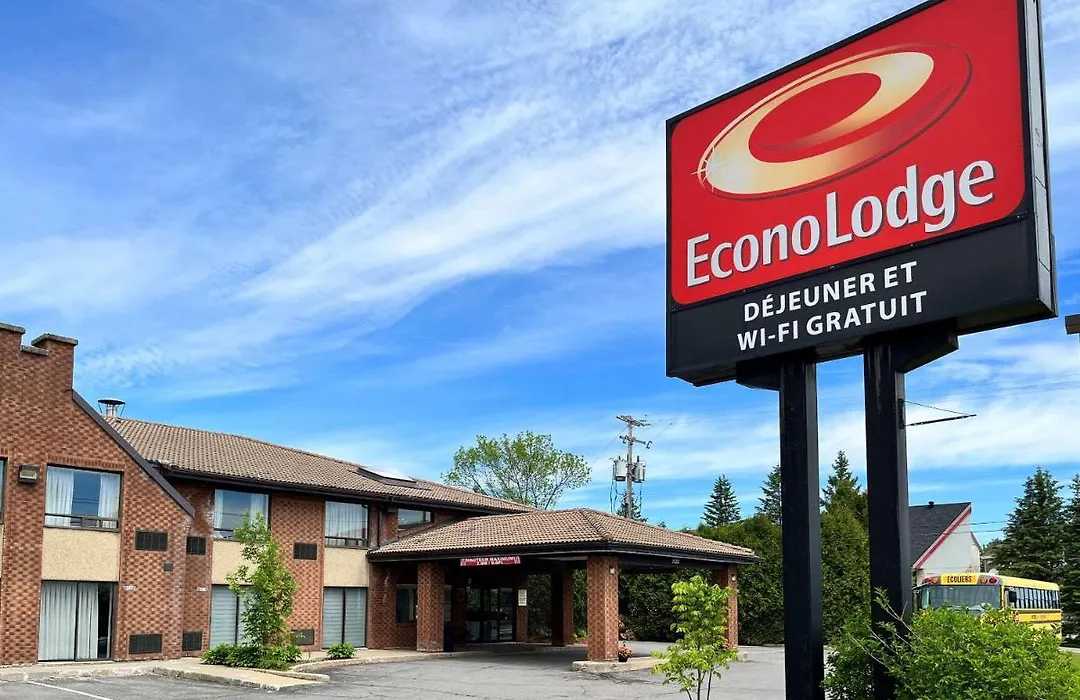 Econo Lodge Airport Quebec-1