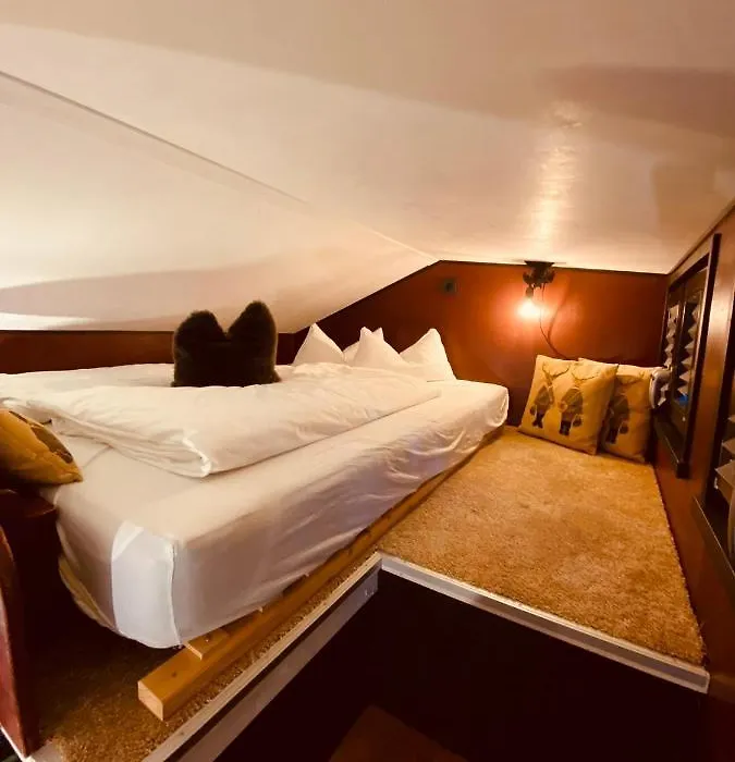 Tiny House Bigge im PIER9 Tiny House Hotel-1