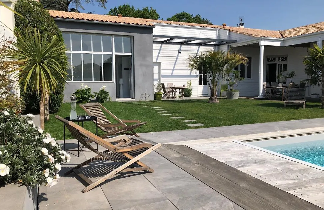 Maison M, chambre privée accès jardin piscine et jacuzzi près de La Rochelle-1