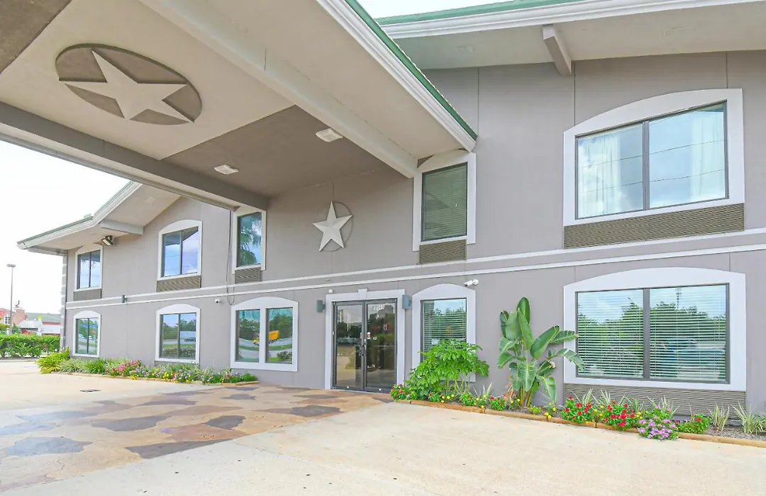 Scottish Inns & Suites - Woodlands Mall-1