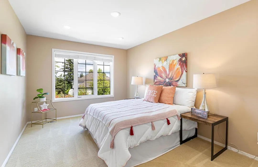 Upscale Beautiful House In Bellevue, Wa-1