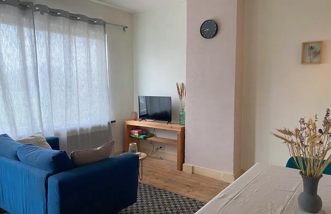 City Apartment Stay Cozy-1