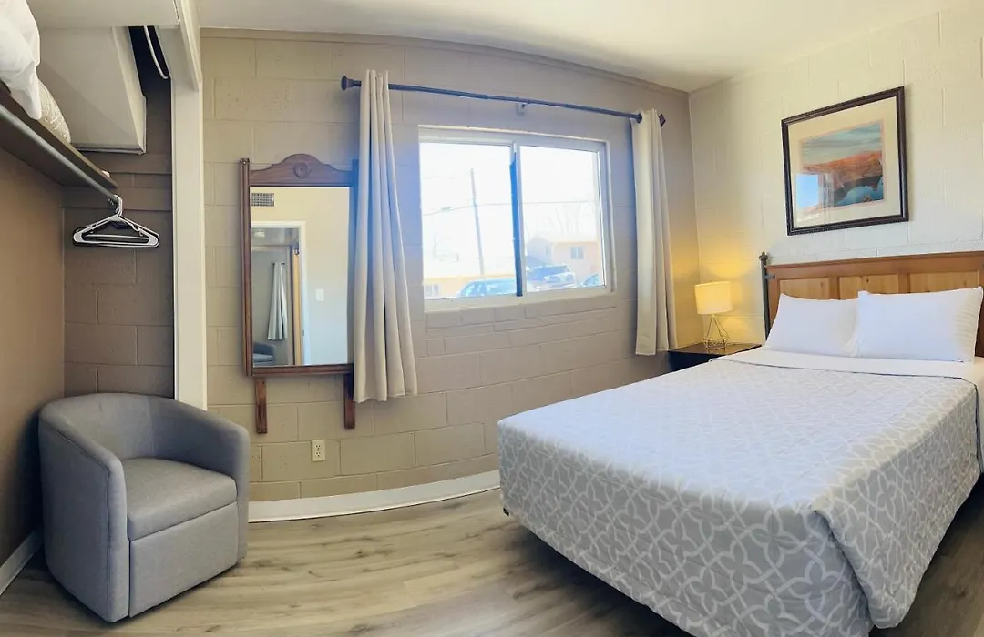 Lake Powell Motel & Apartments-1