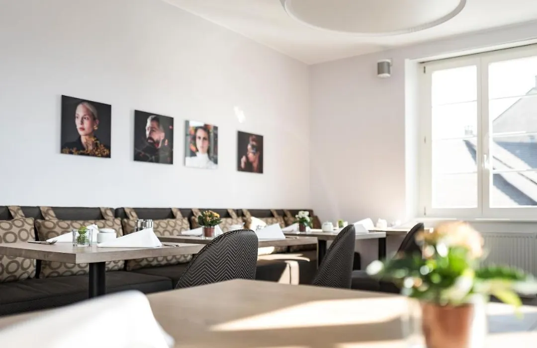 BASE II - Das Bed&Breakfast bei Basel (Lörrach)-1