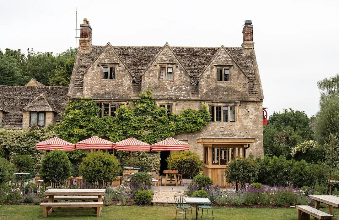 The Double Red Duke, Cotswolds-1