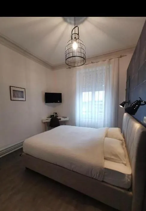 Les Portes D'Or-1