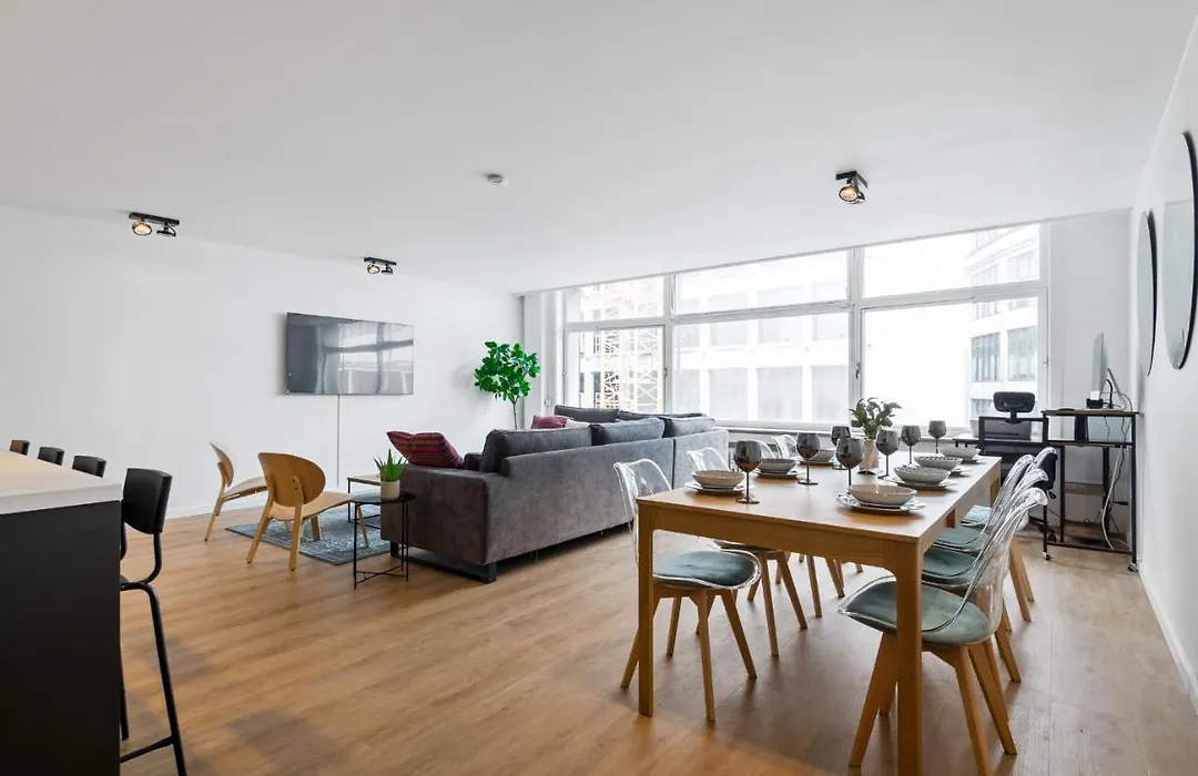 Cozy Antwerp - Cityview Family & Private Rooms Free Parking-1
