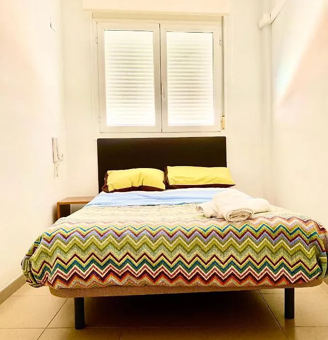 Roni Rooms-1
