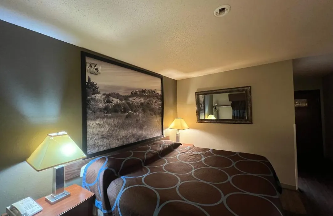 Raceway Inn-1