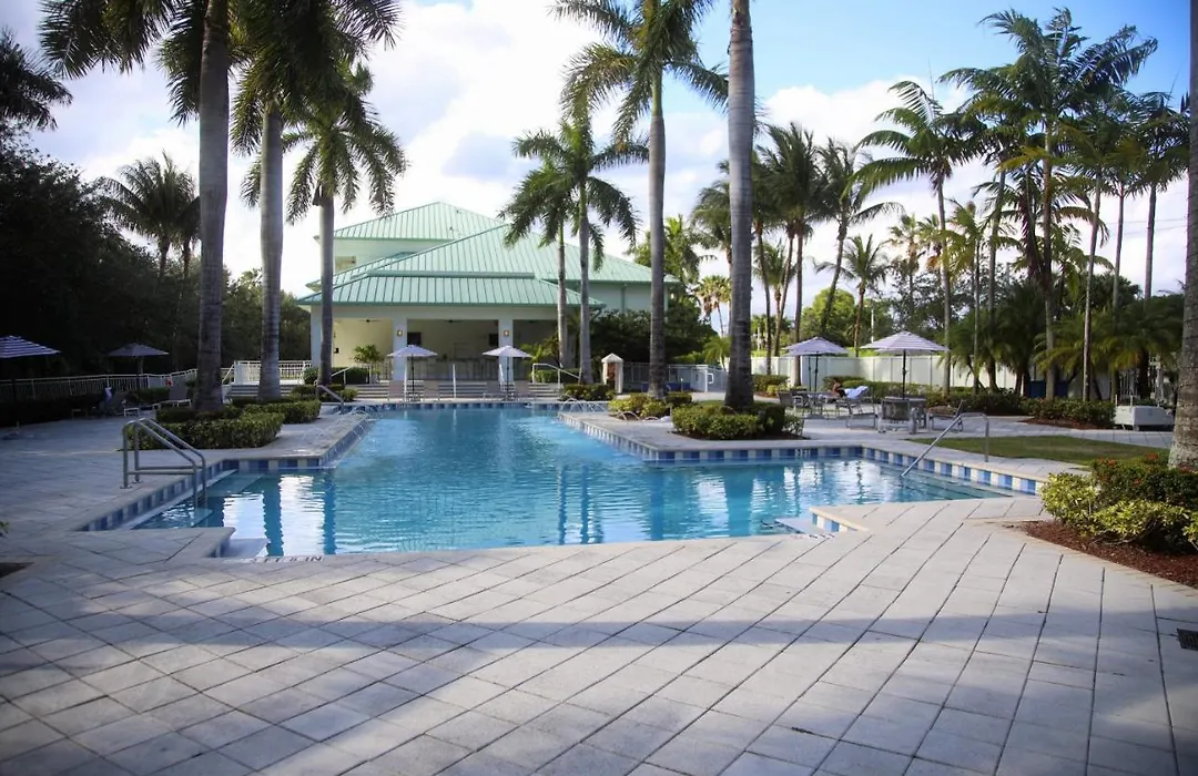 Upscale Resort Villa In The Heart Of Miami-1