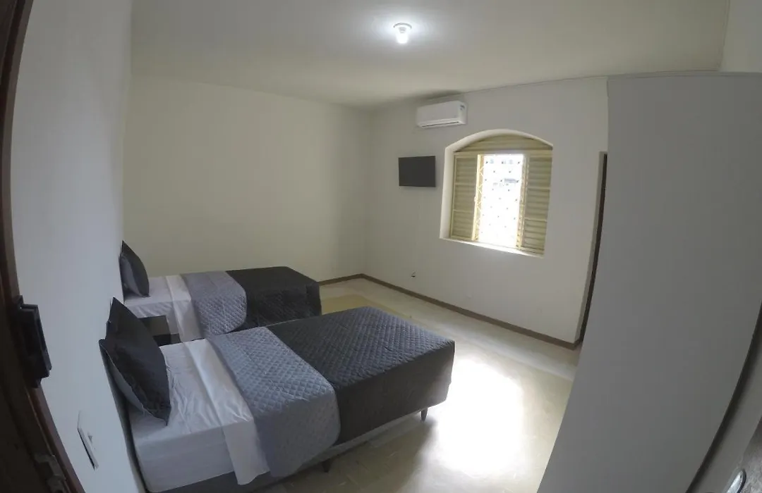Quartos Delfim Moreira-1
