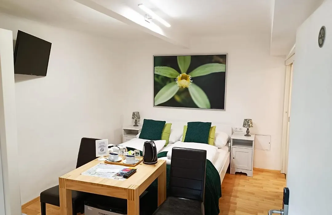 Cityhotel Junger Fuchs-1